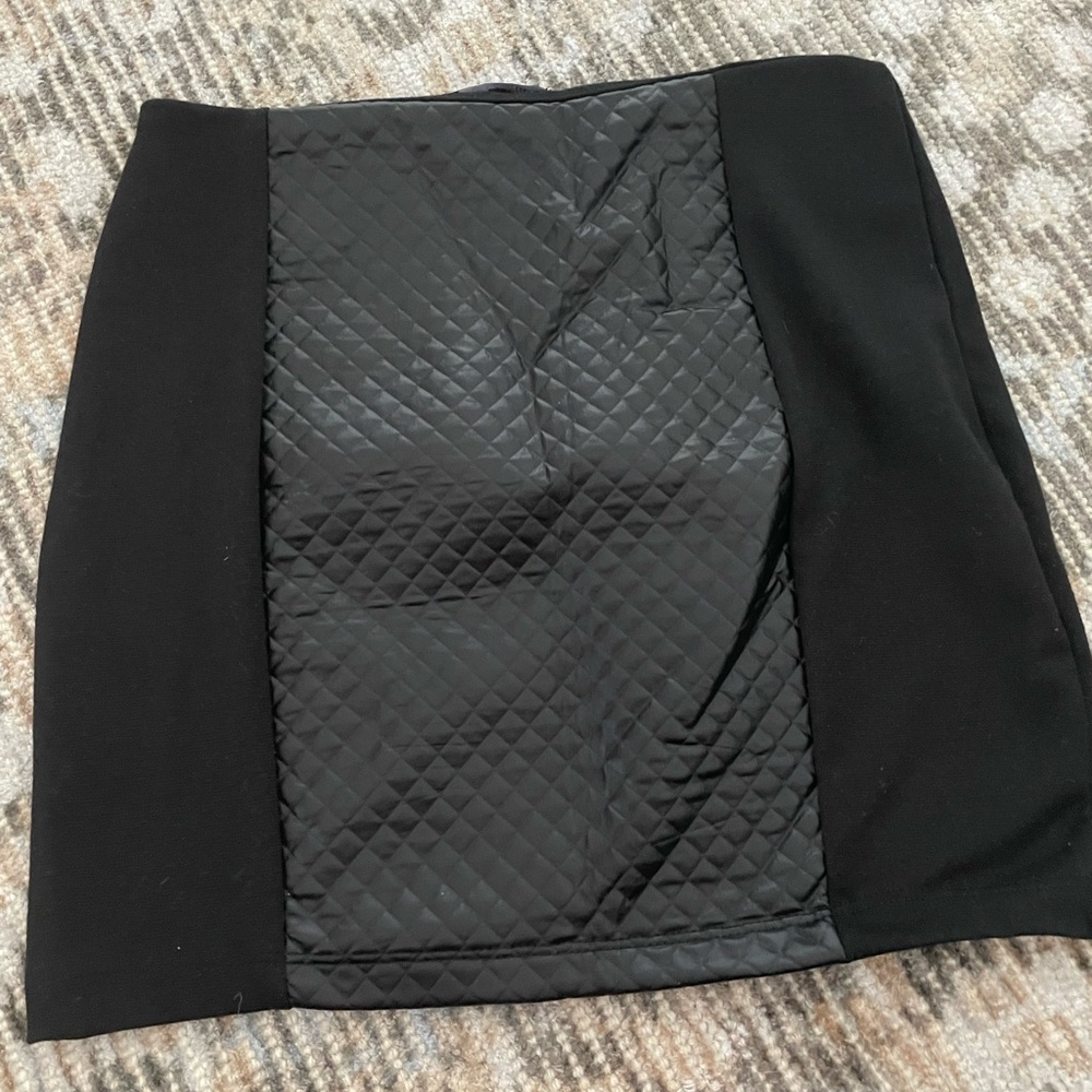 Skirt - Picture 3 of 3